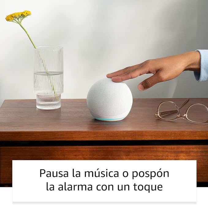 Alexa color blanco ideal para regalo adulto mayor