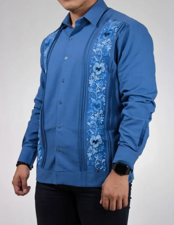 Guayabera Yucateca Bordada de Lino Modelo Colibrí Manga Larga para Hombre