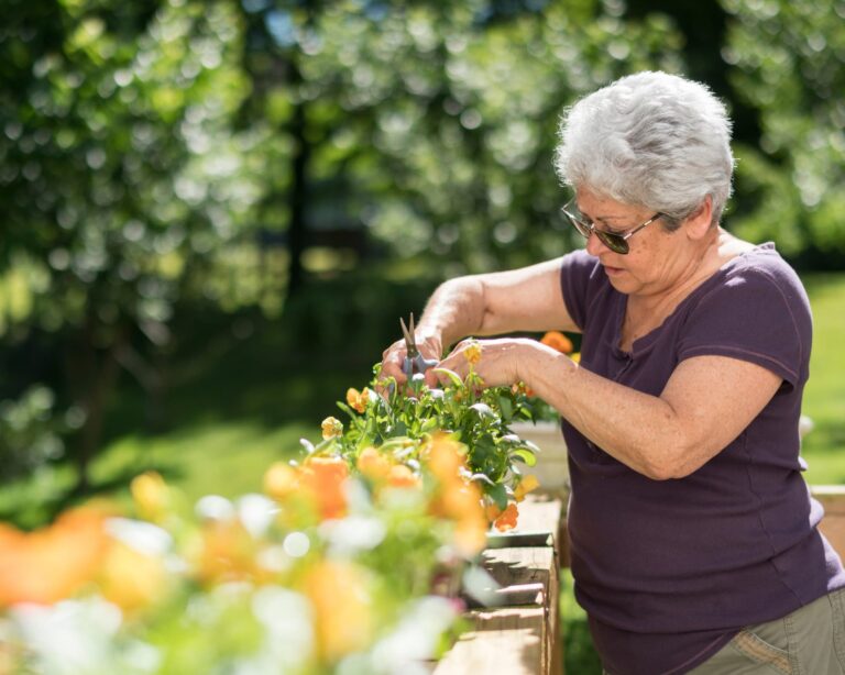 Adulto mayor en casa
