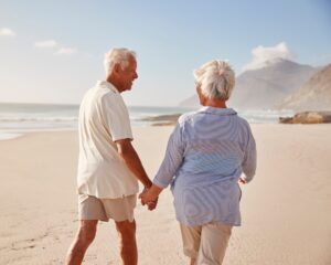 Beneficios de viajar en el adulto mayor